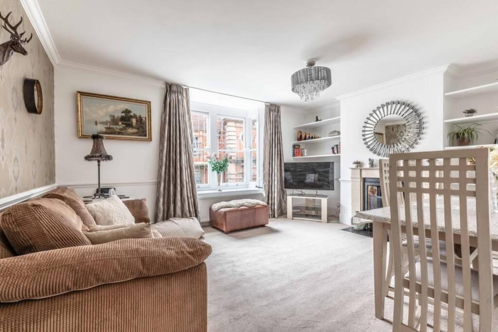 Вилла Windsor Town Centre Victorian Townhouse Sleeps 6 Экстерьер фото