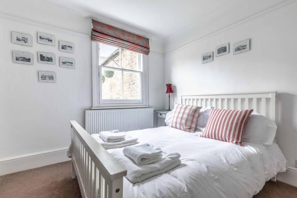 Вилла Windsor Town Centre Victorian Townhouse Sleeps 6 Экстерьер фото