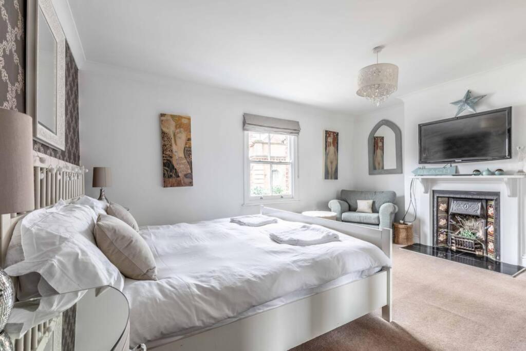Вилла Windsor Town Centre Victorian Townhouse Sleeps 6 Экстерьер фото